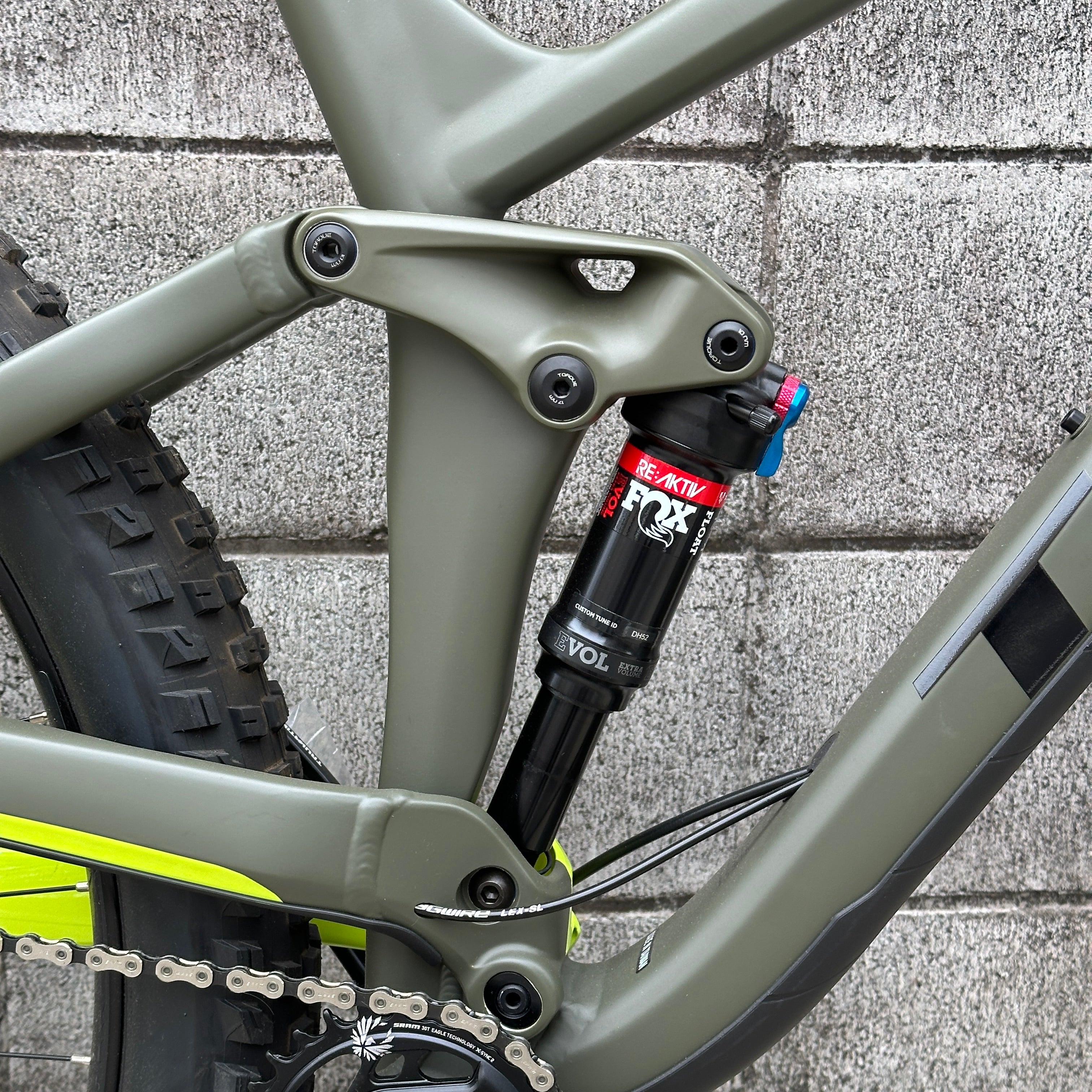 店頭受取限定】TREK/ FULL STACHE8 (MY 2019) – レジャーハウスミヤザキ