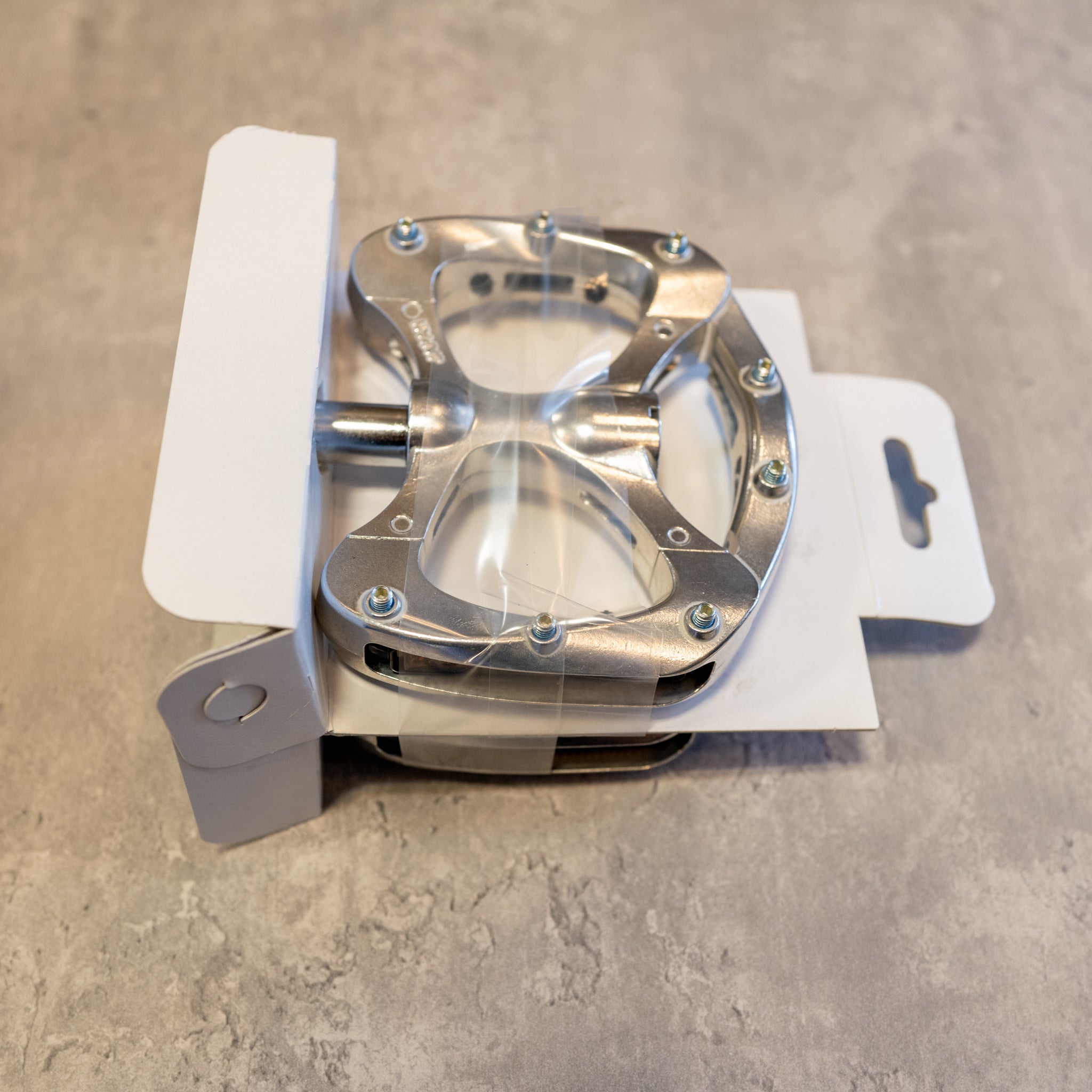 MKS/ Pretzel (Silver)